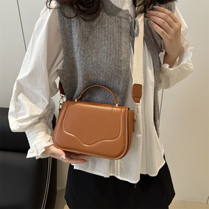 Borse a Tracolla da Donna in Pelle PU di Design alla Moda, Versatili e Trendy, Borsa a Sella Elegante per il Pendolarismo - Product Image 2