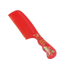 Peigne en plastique rouge festif avec motif de dessin animé pour la beauté à domicile, les soins capillaires et les mariages, emballé individuellement - Product Image 3