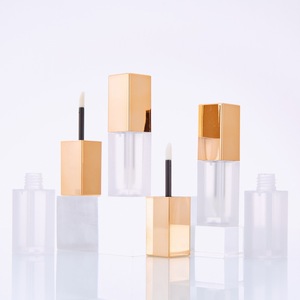 Tubes de brillant à lèvres mat avec logo personnalisé Bouteilles en plastique carrées avec <span class=keywords><strong>baguette</strong></span> dorée en rose, blanc, noir, couleurs de stock - Product Image 6