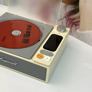 เครื่องเล่นซีดีแบบพกพาสไตล์เรโทร พร้อมบลูทูธ หน้าจอดิจิตอล ช่องต่อ USB ลำโพงเสียงคุณภาพสูง สำหรับฟังเพลงที่บ้านหรือบนโต๊ะทำงาน - Product Image 3