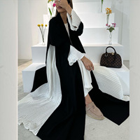 Nouveau à la mode Abaya Dubai Abaya 2025 belle couleur noire blanc plissé Abaya caftan femmes robe musulmane vêtements