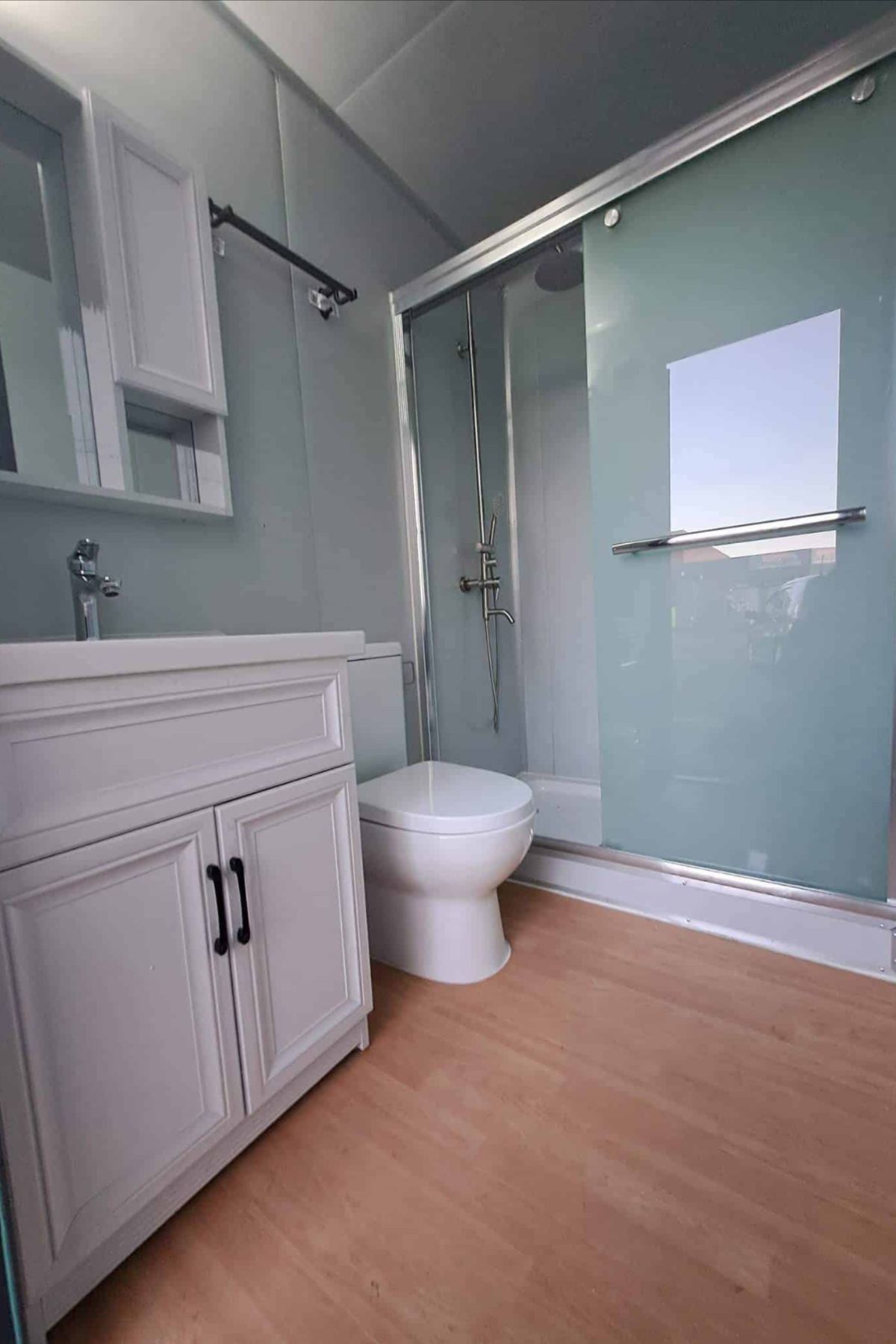 Luxury Portable Restrooms Modern Mobile Toilets Cabin Outdoor Restroom Block Prefab Shower Portable Toilet 2