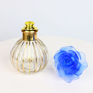 Bouteilles de parfum <span class=keywords><strong>en</strong></span> cristal directes d'usine | <span class=keywords><strong>Bouteille</strong></span> <span class=keywords><strong>en</strong></span> <span class=keywords><strong>verre</strong></span> rechargeable de grande capacité avec emballage cadeau protecteur - Product Image 3