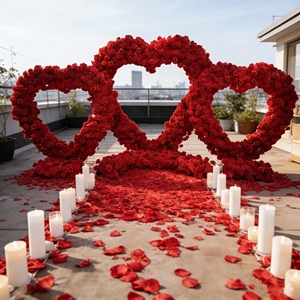 Arco de Flores Artificiales en Forma de Corazón Rojo para Decoración de Bodas - Product Image 1