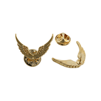 Broche magnétique personnalisée avec logo Broches de revers Broches de luxe pour femmes Badges mignons en métal doré Broches de logo de revers d'anime pour vêtements