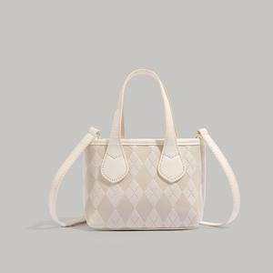 Nouveau Sac à Main Femme 2026 – Design Haut de Gamme et de Niche, Tendance et Polyvalent avec Texture Gaufrée à Motif Diamant - Product Image 1