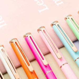 Nouveau stylo bille multicolore en métal rotatif, personnalisable avec logo, pour bureau, étudiants, hôtels, conférences et promotion, vente en gros - Product Image 2