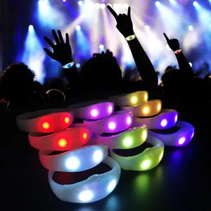 Concerts Party 1000 Meters Distance Glowing LED Controlleur Wristband Remote Control DMX Flashing Controlled LED Bracelet