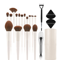 Juego de Brochas de Maquillaje de Rostro Completo con Mango de Madera y Pelo Sintético, Personalizable con Logotipo, Venta al por Mayor, Disponible con Bolsa y Esponja de Maquillaje