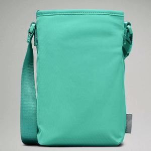 Échantillon Gratuit - Sac Isotherme à Bandoulière BSCI 2L pour Bouteille d'Eau, en Nylon, pour Sport, Pochette Hydro, Sac Bandoulière Isotherme pour Bouteille d'Eau Enfant - Product Image 3