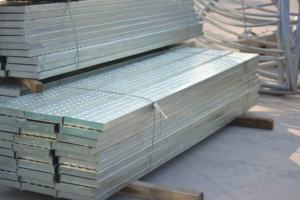 Structure de montage de panneaux solaires en acier Q235, système de support photovoltaïque pour projets solaires commerciaux et utilitaires - Product Image 3