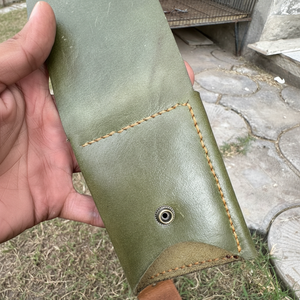 100% puro hecho a mano estilo Vintage Crazy Horse cuero plegable tarjetero Delgado corto RFID antirrobo billetera Cierre de botón - Product Image 1