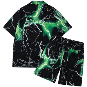 Ensemble décontracté deux pièces hip-hop avec t-shirt à col revers et épaules tombantes à manches courtes, motif Thunder, et short oversize - Product Image 1