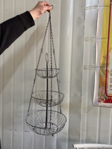 Ahşap saplı yuvarlak meyve sepeti ile 3 katlı Metal demir tavuk tel sepet ayakta tipi - Product Image 4