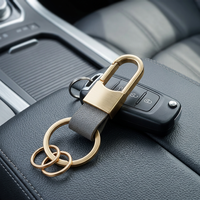 Porte-clés de voiture en cuir PU gravé au laser pour homme, avec clip de ceinture, support de clés portable avec boucle en alliage de zinc en forme de U, cadeau d'affaires
