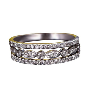 Anello di Lusso con Zirconi a Forma di Marquise e Lavorazione Traforata per Donne, Elegante Gioiello da Dito alla Moda - Product Image 1