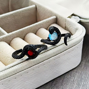 Cổ Điển Punk Gothic Rắn Mặt Trăng Brass Với Màu Đen Mạ khảm Cubic Zirconia, Moonstone Có Thể Điều Chỉnh Mở Vòng Cho Phụ Nữ - Product Image 4