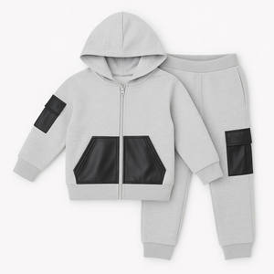 Vente en Gros Vêtements de Mode pour Enfants Ensemble 2 Pièces pour Garçon Décontracté avec Sweat à Capuche Zippé à Motif Uni et Pantalon Multipoches en Molleton Éponge Couleur Personnalisée - Product Image 1