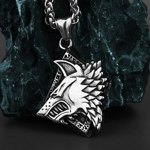 Punk nórdico <span class=keywords><strong>vikingo</strong></span> personalizado <span class=keywords><strong>Lobo</strong></span> Anti no deslustre impermeable Acero inoxidable moda joyería colgante collares hombres al por mayor - Product Image 2