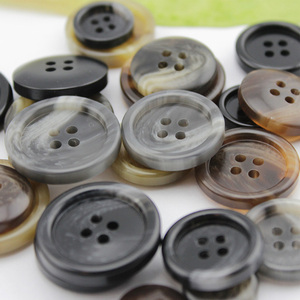 Chất lượng tốt hiệu ứng mờ màu 4 lỗ tròn Polyester giả sừng may tùy chỉnh người đàn ông phù hợp với nút - Product Image 3