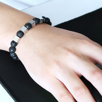 Bracelet en pierres naturelles pour hommes, bijou fait main, pierre de lave, diffuseur d'énergie, perles, breloque lettre initiale, personnalisé