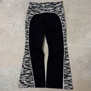 Pantalones Vaqueros Personalizados de Alta Calidad, Estilo Urbano, con Costuras Decorativas, de Algodón, Vintage, con Estampado de Camuflaje, Parches, Pierna Ancha, Corte Recto, para Hombre - Product Image 4