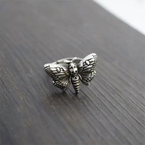 Bague personnalisée gothique avec motif animal, papillon, tête de mort pour femmes - Product Image 5