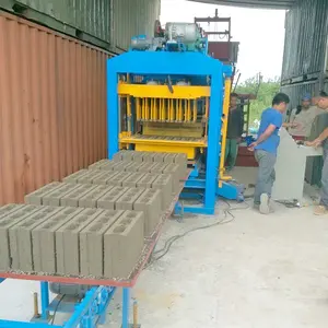 L'usine produit QT4-15 petites machines de fabrication de briques creuses hydrauliques entièrement automatiques