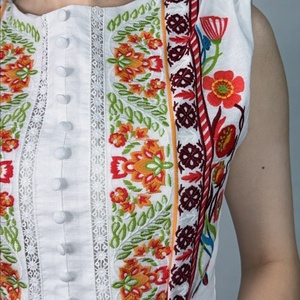 Nouvelle Robe Longue Décontractée pour Femme, Style Été, Sans Manches, Broderies Florales, Col en V, Coupe Slim - Product Image 5