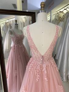 أحدث تصميم ، فستان سهرة بلون وردي بالجملة مطرز بالزهور ومزينة بالخرز ، فستان سهرة للحفلات - Product Image 5