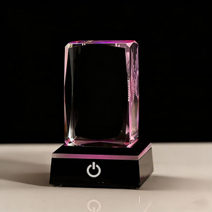 Cubo di Cristallo 5*5*8 con Base Luminosa LED, Souvenir per San Valentino, Blocco Solido in Cristallo K9 per Incisione Laser, Ideale per Regali - Product Image 2