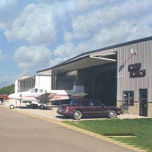 Лидер продаж, электрические двухскладные подъемные двери для самолетов, вертикальные двухскладные гаражные двери, сверхпрочные складные гаражные двери - Product Image 6