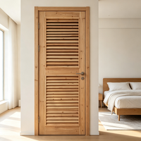 Porte intérieure à persiennes en cèdre massif, style campagnard pastoral, grain de bois naturel, porte de chambre en bois massif