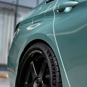 WRAPMASTER 7.5 Mil 1.5m Lámina Metálica Líquida Verde Grace de Lujo TPU Autorreparable Anti-Rayas con Protección UV y Cambio de Color Brillante para Coche - Product Image 2