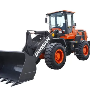 รถตักดินขนาด3ตันความสามารถในการบรรทุกของ DL300 Doosan