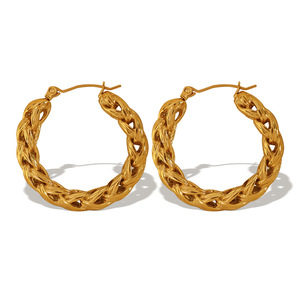 Aros Chapados en Oro con Diseño Trenzado Unisex para Uso Diario - Product Image 5
