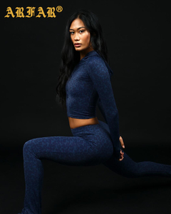 Tùy Chỉnh Tập Luyện 2 Mảnh Bộ Của Phụ Nữ Liền Mạch Yoga Xà Cạp Và Dây Kéo Áo Cheetah Leopard In Hoạt Động Mặc Nhà Sản Xuất - Product Image 4