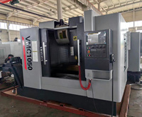 Centre d'usinage vertical CNC économique VMC1050 avancé avec broche BT40 et changeur d'outils automatique simple FANUC