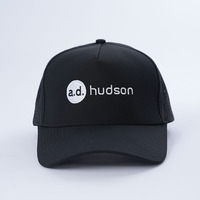 Gorra Trucker de Secado Rápido al por Mayor en Stock, Gorra Personalizada con Perforaciones Láser, Gorra de Béisbol Impermeable de 5 Paneles