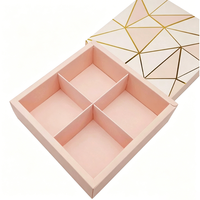 Maßgefertigte Geschenkboxen mit Trennwänden, Geometrische Heißprägung, Stabile Kartons für Schokoladen- und Dessertaufbewahrung