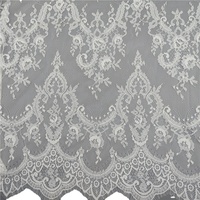 Dentelle Chantilly à larges franges noires, 100% polyester, tissu sergé biologique, motif floral caractéristique, bordure en dentelle pour robe de mariée