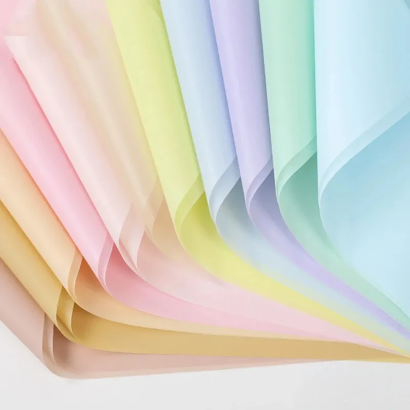 סין מפעל מכירה סיטונאי האן שו נייר עמיד למים פרח חבילת מתנות גלישת נייר עטיפת פלסטיק פרח נייר