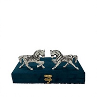 Paire de chevaux plaqués argent avec coffret cadeau royal