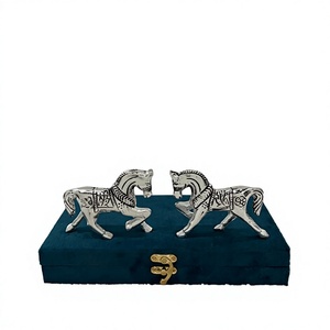 Par de Caballos Plateados en Plata con Caja de Regalo Real - Product Image 1