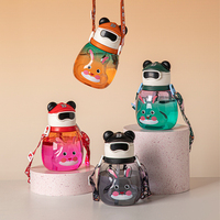 Bouteille d'eau portable en plastique CuteRabbit pour enfants avec bouchon oreilles, grande capacité, avec sangle pour l'école et les activités de plein air