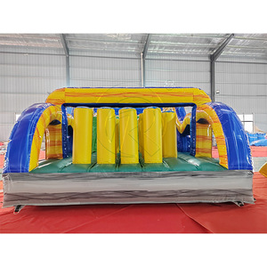 Parcours d'obstacles gonflable géant en PVC pour parcs d'attractions, avec toboggan et mur d'escalade, idéal pour les jeux sportifs et les événements de plein air. - Product Image 5