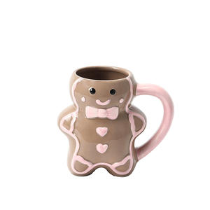 Mug à eau en céramique mignon, motif de bonhomme en pain d'épices de Noël, tasse à lait ou à café - Product Image 1