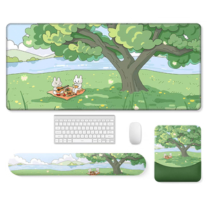 Tapis de souris carré avec repose-poignet, motif animal de dessin animé - Product Image 1
