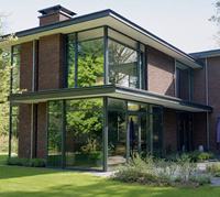 Ventanas Abatibles de Aluminio con Doble Acristalamiento y Borde Estrecho, Color Personalizado, Elegantes, para Proyectos Arquitectónicos Residenciales