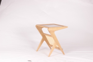 Table d'appoint contemporaine Japandi, table d'appoint en bois clair avec surface en rotin et verre pour café, restaurant - Product Image 3